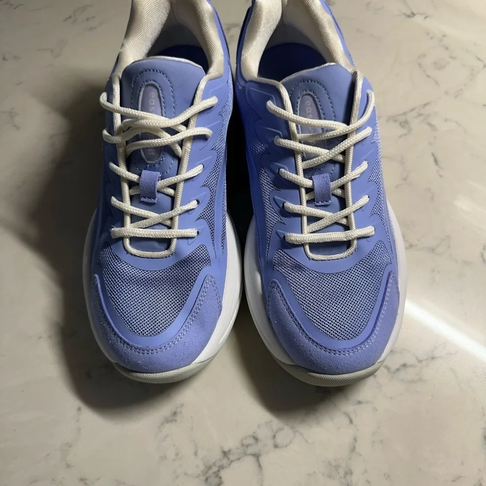 Easy Spirit Blue and White Athletic Shoes with Cushioned Sole